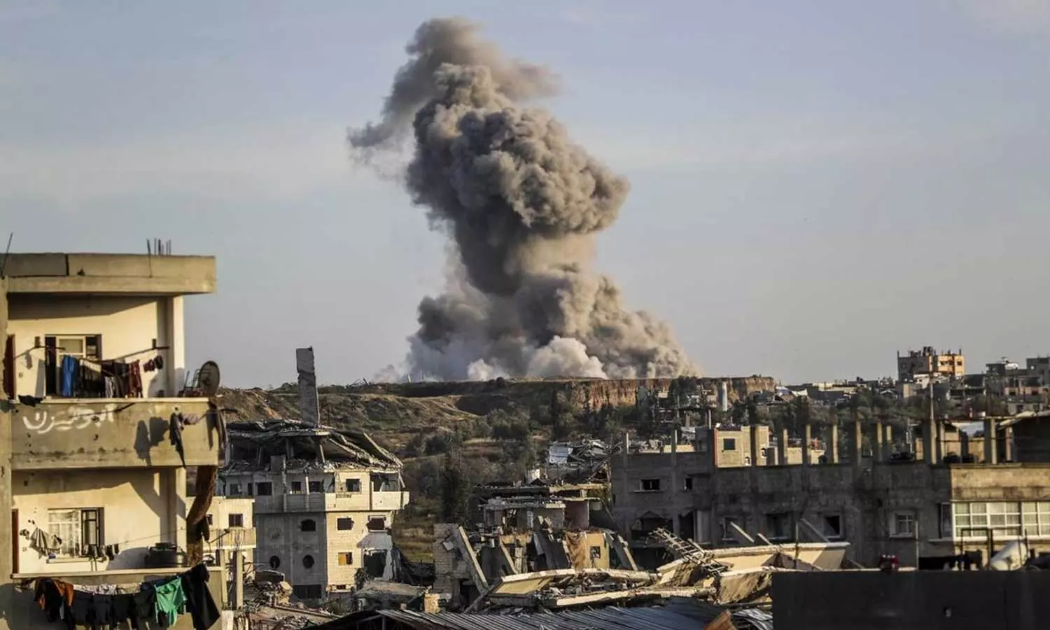 ഗസ്സയില്‍ ഇന്നലെ മാത്രം കൊല്ലപ്പെട്ടത് കുഞ്ഞുങ്ങള്‍ ഉള്‍പ്പടെ    27 പേർ; നെതന്യാഹുവിന്റെ രാജി ആവശ്യപ്പെട്ട് തെല്‍ അവീവില്‍ കൂറ്റന്‍ റാലി