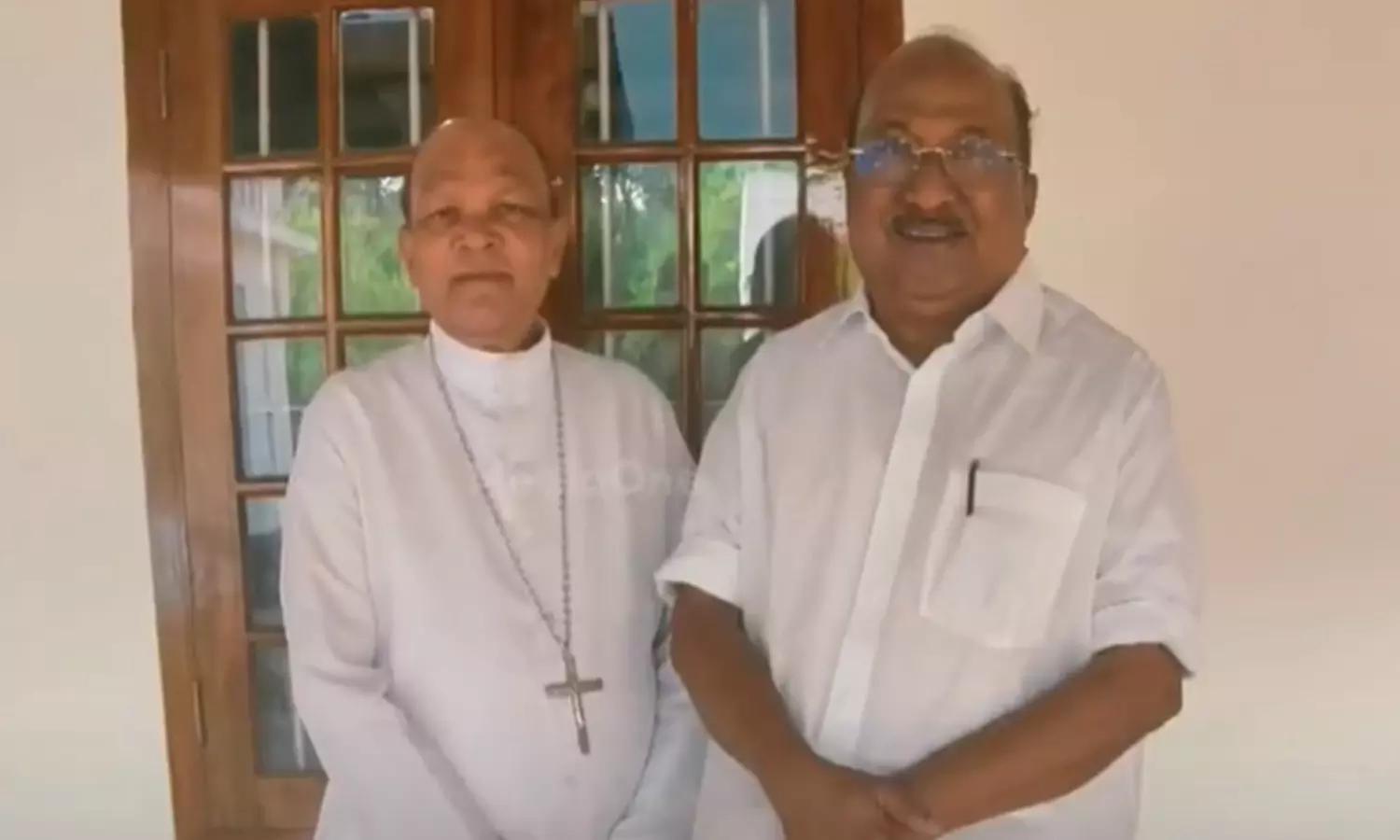 മുനമ്പത്ത് പ്രശ്ന പരിഹാര നീക്കവുമായി സർക്കാർ; കെ.വി തോമസ് ആര്‍ച്ച് ബിഷപ്പ് വര്‍ഗീസ് ചക്കാലയ്‌‍ക്കലുമായി കൂടിക്കാഴ്ച നടത്തി