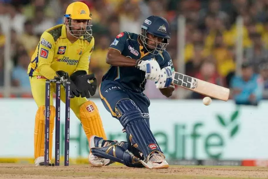 വാഴ്ത്തിപ്പാടാന് ആര്മിയൊന്നുമില്ല... ഒറ്റക്ക് വഴിവെട്ടിവന്നവന് സുദര്ശന് വാഴ്ത്തിപ്പാടാന് ആര്മിയൊന്നുമില്ല... ഒറ്റക്ക് വഴിവെട്ടിവന്നവന് സുദര്ശന്