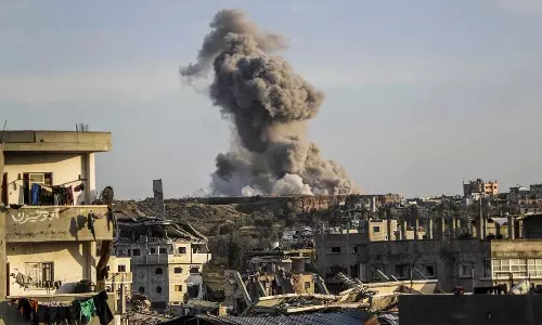 ഗസ്സയില്‍ ഇന്നലെ മാത്രം കൊല്ലപ്പെട്ടത് കുഞ്ഞുങ്ങള്‍ ഉള്‍പ്പടെ    27 പേർ; നെതന്യാഹുവിന്റെ രാജി ആവശ്യപ്പെട്ട് തെല്‍ അവീവില്‍ കൂറ്റന്‍ റാലി