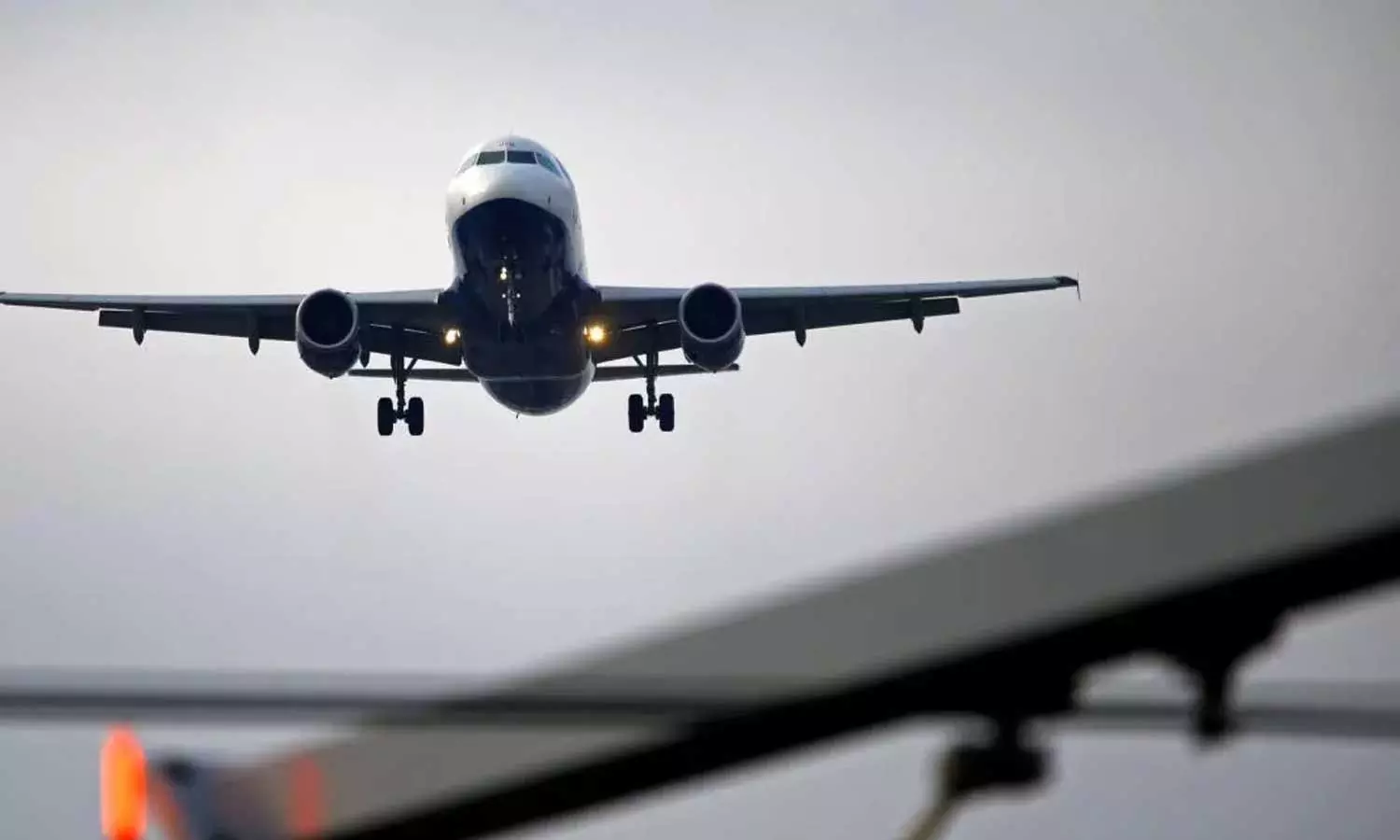 ശ്രീനഗറിൽ നിന്നുള്ള യാത്രക്ക് നിരക്ക് കൂട്ടി വിമാന കമ്പനികള്: ശ്രീനഗർ- ഡൽഹി ടിക്കറ്റിന് 36,000 രൂപ ശ്രീനഗറിൽ നിന്നുള്ള യാത്രക്ക് നിരക്ക് കൂട്ടി വിമാന കമ്പനികള്: ശ്രീനഗർ- ഡൽഹി ടിക്കറ്റിന് 36,000 രൂപ