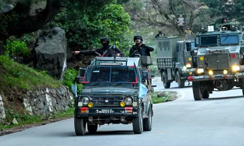 ജമ്മുകശ്മീർ ഭീകരാക്രമണം: മുസ്‍ലിം അല്ലെന്ന് ചോദിച്ച് ഉറപ്പാക്കിയ ശേഷം വെടിയുതിർത്തു, അക്രമികളെത്തിയത് സൈനിക വേഷത്തിലെന്ന് ദൃക്സാക്ഷികൾ