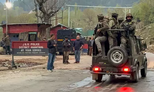 കടുത്ത തീരുമാനവുമായി ഇന്ത്യ; സിന്ധു നദീജല കരാർ മരവിപ്പിച്ചു; പാക് പൗരൻമാർ രാജ്യം വിടണം