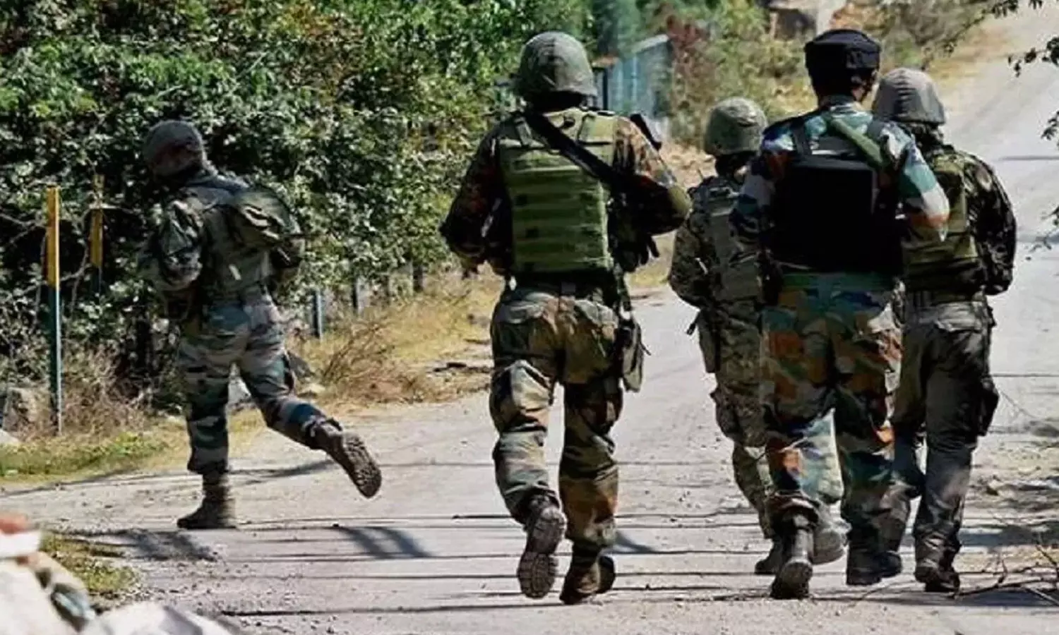 ജമ്മുകശ്മീരിലെ ഉധംപൂരിൽ സുരക്ഷാസേനയും ഭീകരരും തമ്മിൽ ഏറ്റുമുട്ടൽ; സൈനികന് വീരമൃത്യു