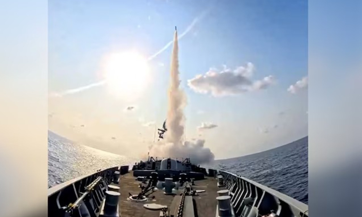 ഐഎൻഎസ് വിക്രാന്തിന്റെ ശക്തിപ്രകടനം; ലേസർ നിയന്ത്രിത മിസൈൽ പരീക്ഷിച്ച് ഇന്ത്യ