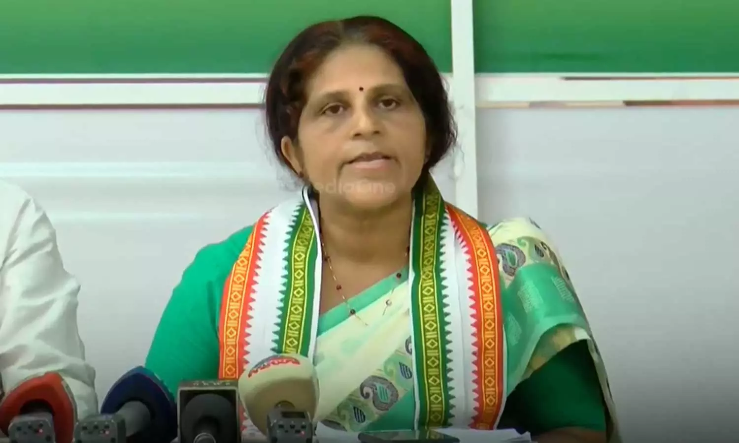 എൻസിപി നേതാവ് മോളി ഫ്രാൻസിസ് കോൺഗ്രസിൽ ചേർന്നു എൻസിപി നേതാവ് മോളി ഫ്രാൻസിസ് കോൺഗ്രസിൽ ചേർന്നു