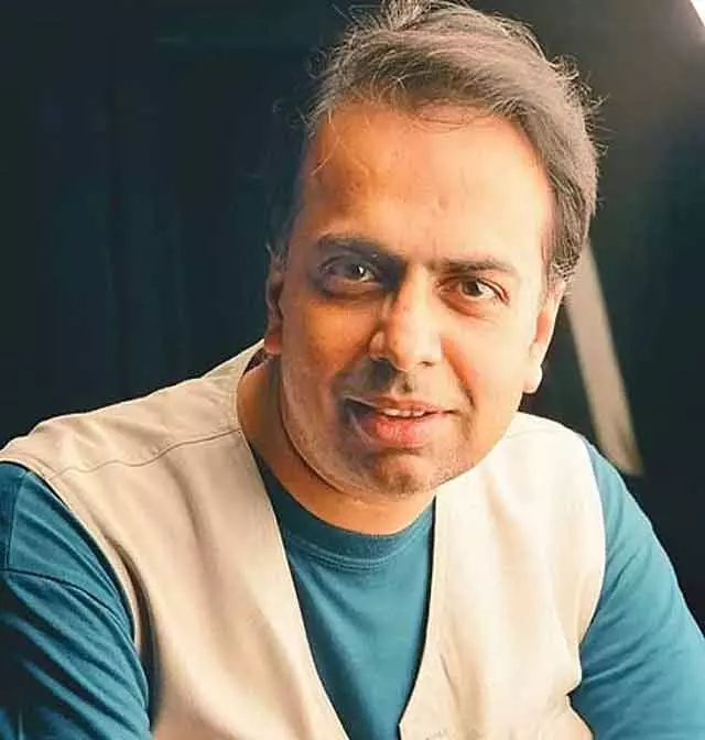 ആനന്ദ് മഹാദേവൻ ആനന്ദ് മഹാദേവൻ