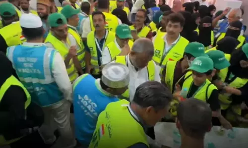 42,000 സ്വകാര്യ ക്വാട്ട് ഹജ്ജ് തീർഥാടകരുടെ യാത്രാ അനിശ്ചിതത്വം തുടരുന്നു 42,000 സ്വകാര്യ ക്വാട്ട് ഹജ്ജ് തീർഥാടകരുടെ യാത്രാ അനിശ്ചിതത്വം തുടരുന്നു