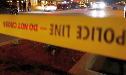 ജമ്മുകശ്മീരിലെ കുപ് വാരയിൽ സാമൂഹ്യപ്രവർത്തകനെ ഭീകരർ വെടിവച്ചുകൊന്നു