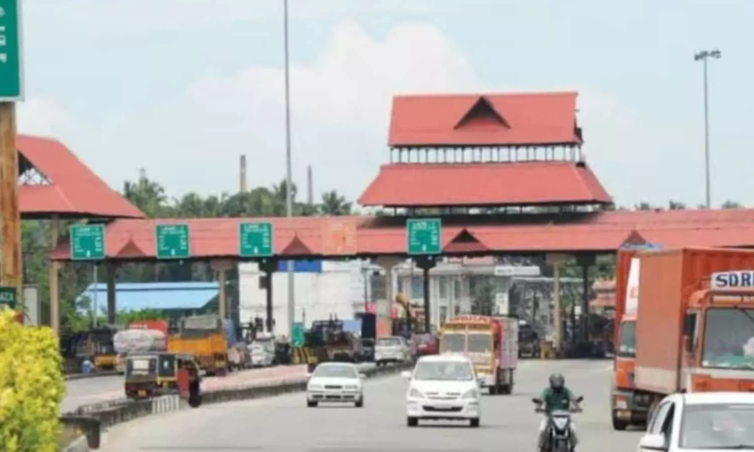 പാലിയേക്കരയിൽ ടോൾ പിരിക്കാം; ടോൾ പിരിവ് റദ്ദാക്കിയ നടപടി പിൻവലിച്ച് കളക്ടർ പാലിയേക്കരയിൽ ടോൾ പിരിക്കാം; ടോൾ പിരിവ് റദ്ദാക്കിയ നടപടി പിൻവലിച്ച് കളക്ടർ