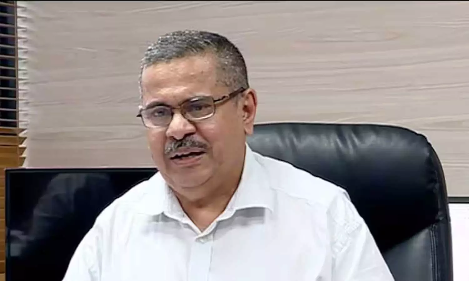 കെ.എം എബ്രഹാമിനെതിരായ അനധികൃത സ്വത്ത് സമ്പാദനക്കേസ്: സിബിഐ അന്വേഷണം സ്റ്റേ ചെയ്ത് സുപ്രിംകോടതി കെ.എം എബ്രഹാമിനെതിരായ അനധികൃത സ്വത്ത് സമ്പാദനക്കേസ്: സിബിഐ അന്വേഷണം സ്റ്റേ ചെയ്ത് സുപ്രിംകോടതി