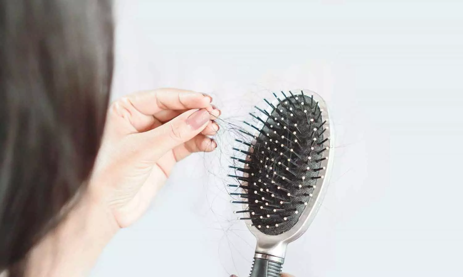 വേനൽക്കാലത്ത് മുടി കൂടുതൽ കൊഴിയുന്നുണ്ടോ? തടയാനുണ്ട് മാർഗങ്ങൾ വേനൽക്കാലത്ത് മുടി കൂടുതൽ കൊഴിയുന്നുണ്ടോ? തടയാനുണ്ട് മാർഗങ്ങൾ