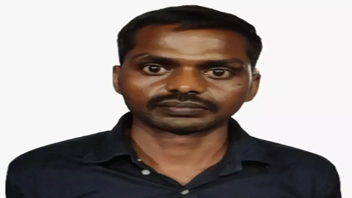 വാട്സാപ്പിലൂടെ പാകിസ്താനി സ്ത്രീക്ക് തന്ത്രപ്രധാനമായ വിവരങ്ങൾ പങ്കുവച്ചു; ബിഹാര് സ്വദേശി അറസ്റ്റിൽ വാട്സാപ്പിലൂടെ പാകിസ്താനി സ്ത്രീക്ക് തന്ത്രപ്രധാനമായ വിവരങ്ങൾ പങ്കുവച്ചു; ബിഹാര് സ്വദേശി അറസ്റ്റിൽ