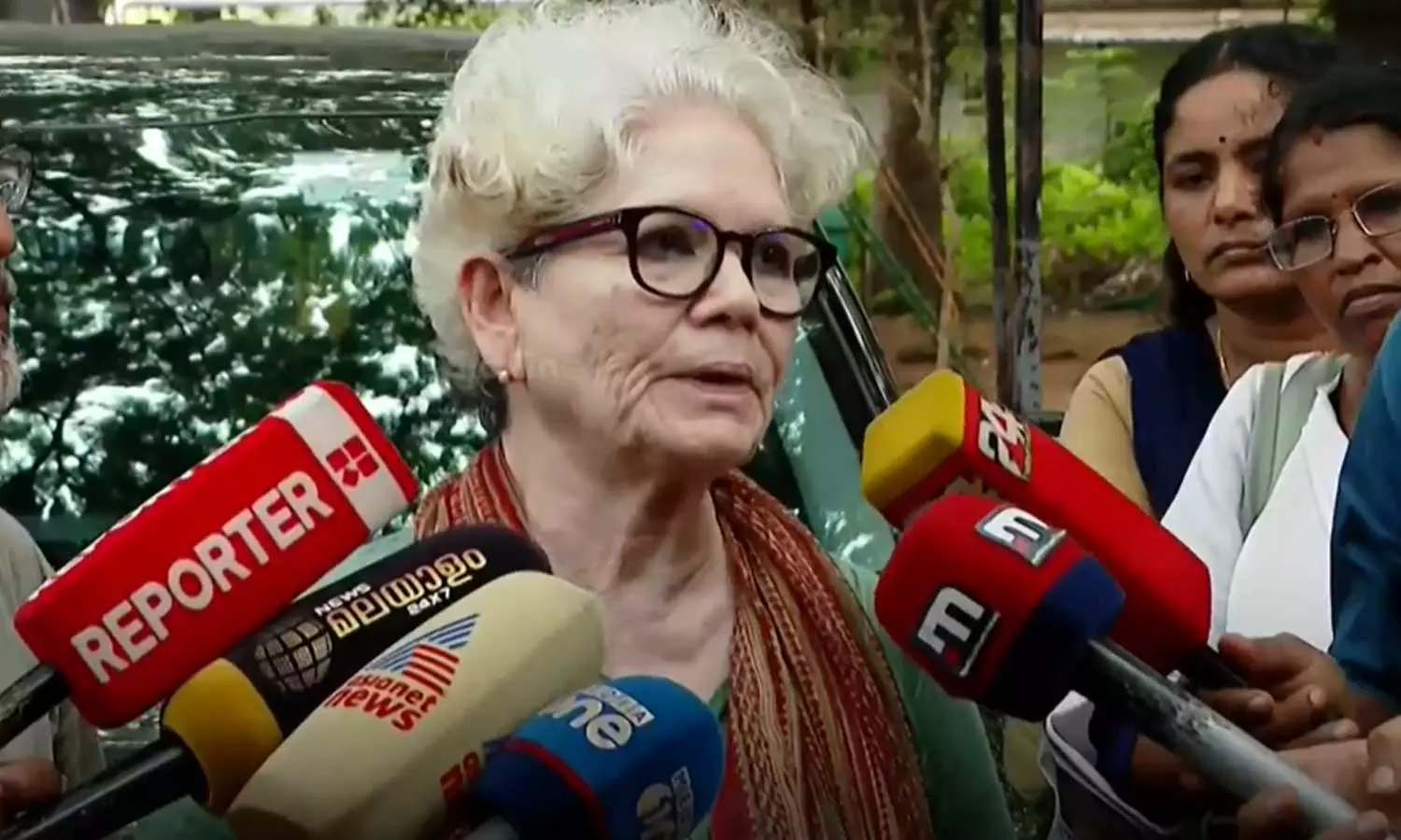 മല്ലികാ സാരാഭായിക്ക് നേരെയുണ്ടായ സമ്മർദം സങ്കടകരം; ആശമാരുടെ ആവശ്യം സര്ക്കാര് പരിഗണിക്കണമെന്ന് സാറാ ജോസഫ് മല്ലികാ സാരാഭായിക്ക് നേരെയുണ്ടായ സമ്മർദം സങ്കടകരം; ആശമാരുടെ ആവശ്യം സര്ക്കാര് പരിഗണിക്കണമെന്ന് സാറാ ജോസഫ്