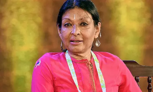 ആശാ സമരത്തെ പിന്തുണച്ചതിന് മല്ലിക സാരാഭായിക്ക് അഭിപ്രായ വിലക്ക്