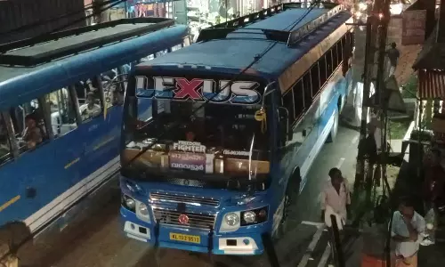 തൃശൂരിൽ ബസ് ഡ്രൈവറെ കാറിലെത്തിയ സംഘം തടഞ്ഞുനിർത്തി മർദിച്ചു