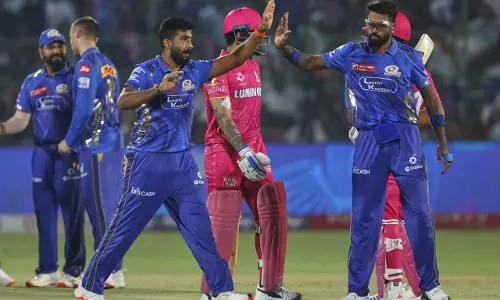 രക്ഷയില്ലാതെ രാജസ്ഥാന്; 100 റണ്സിന്റെ തകര്പ്പന് ജയവുമായി മുംബൈ തലപ്പത്ത് രക്ഷയില്ലാതെ രാജസ്ഥാന്; 100 റണ്സിന്റെ തകര്പ്പന് ജയവുമായി മുംബൈ തലപ്പത്ത്