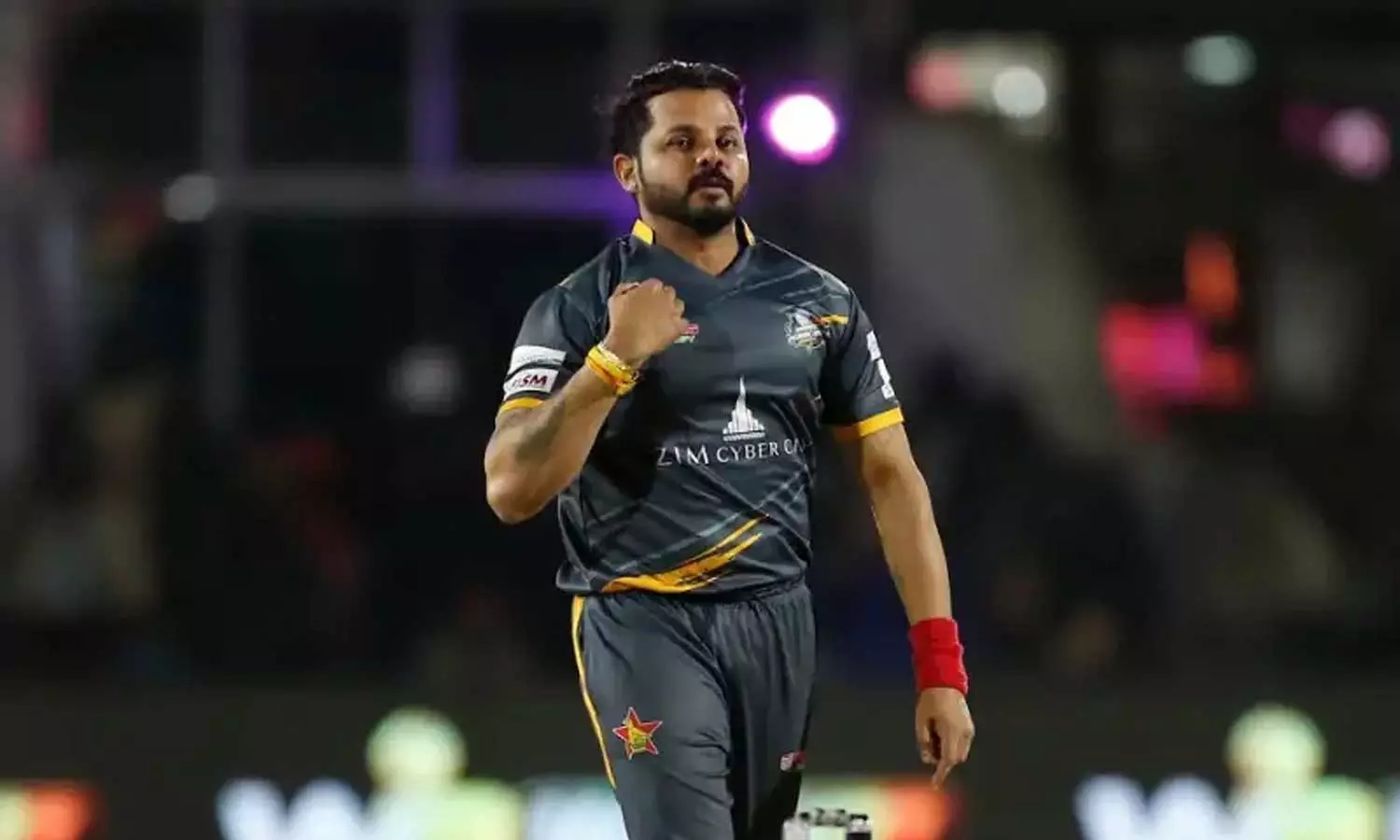 ശ്രീശാന്തിനെ മൂന്ന് വർഷത്തേക്ക് വിലക്കി കേരള ക്രിക്കറ്റ് അസോസിയേഷൻ ശ്രീശാന്തിനെ മൂന്ന് വർഷത്തേക്ക് വിലക്കി കേരള ക്രിക്കറ്റ് അസോസിയേഷൻ