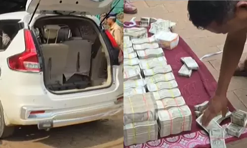 കോഴിക്കോട് കൊടുവള്ളിയിൽ രേഖകളില്ലാതെ കടത്തിയ അഞ്ചുകോടി രൂപ പിടികൂടി