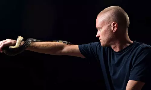 200 തവണ പാമ്പുകടിയേറ്റു; യുവാവിന്റെ രക്തത്തില്‍ നിന്ന് ആന്റിവെനം വികസിപ്പിക്കാനൊരുങ്ങി ഗവേഷകര്‍