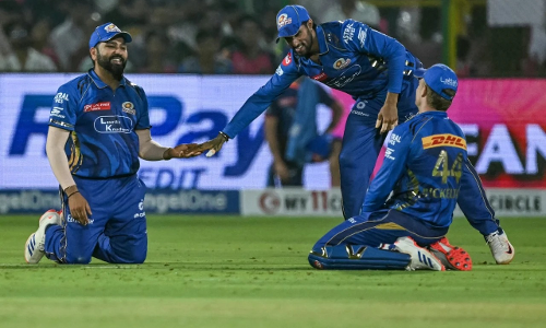 ചാരത്തില് നിന്നുയിര്ത്ത മുംബൈ... ഭയക്കണം ഈ സംഘത്തെ ചാരത്തില് നിന്നുയിര്ത്ത മുംബൈ... ഭയക്കണം ഈ സംഘത്തെ