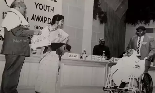 വീൽച്ചെയറിനെ ചിറകുകളാക്കി; ആയിരങ്ങൾക്ക് അറിവിന്റെ വെളിച്ചം പകർന്ന് റാബിയ ഓർമയായി