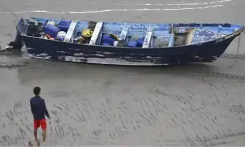 കാലിഫോര്ണിയയില് കുടിയേറ്റക്കാരുടെ ബോട്ട് മറിഞ്ഞ് രണ്ട് ഇന്ത്യക്കാരായ കുട്ടികളെ കാണാതായി; മൂന്ന് മരണം കാലിഫോര്ണിയയില് കുടിയേറ്റക്കാരുടെ ബോട്ട് മറിഞ്ഞ് രണ്ട് ഇന്ത്യക്കാരായ കുട്ടികളെ കാണാതായി; മൂന്ന് മരണം