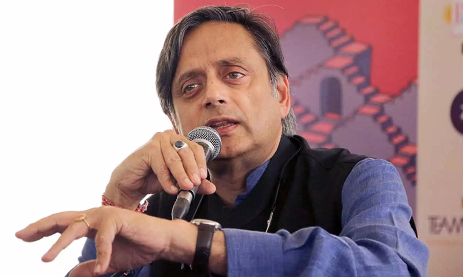 തിരിച്ചടി കഴിഞ്ഞു, ഇനി സമാധാനം വേണം; ശശി തരൂർ