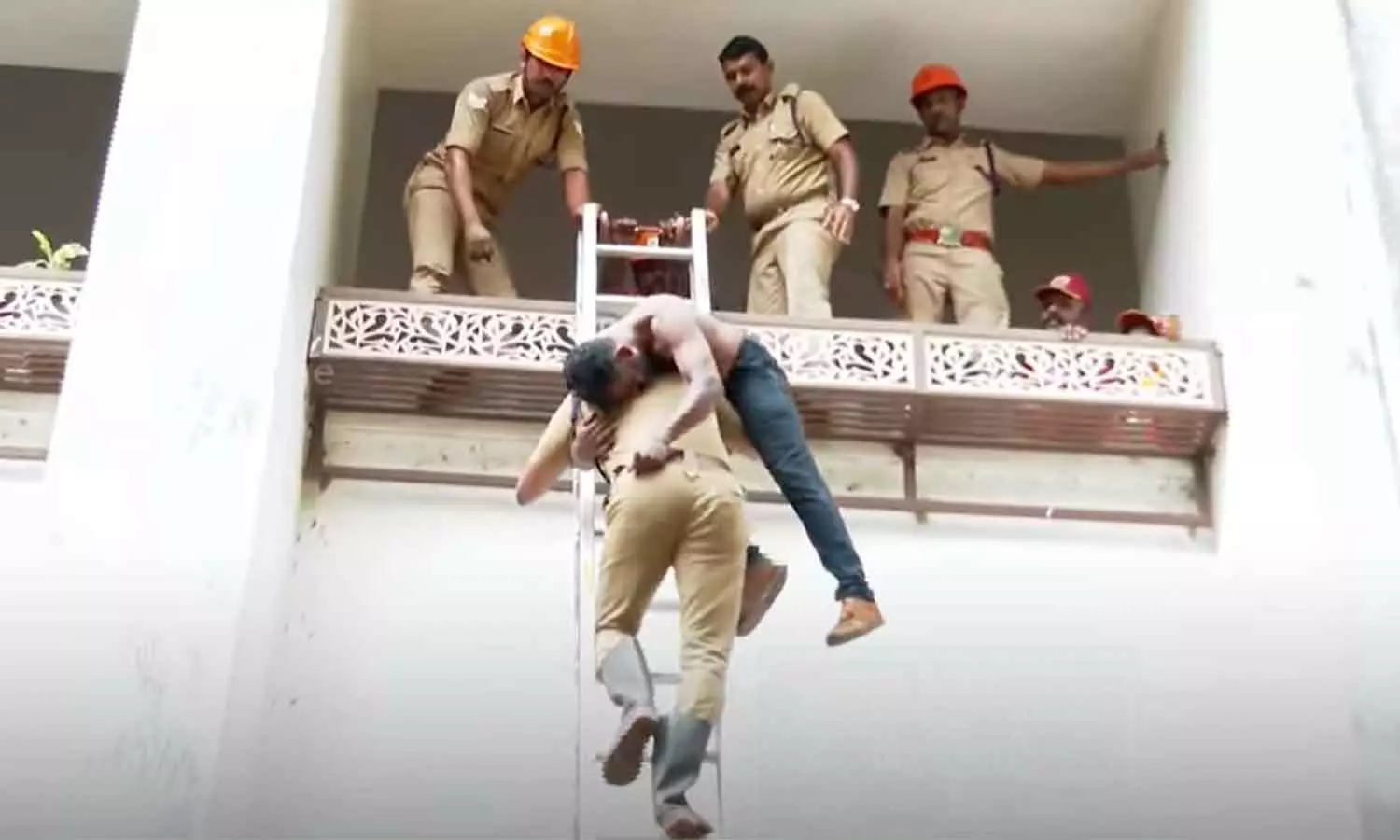 സൈറൺ മുഴങ്ങി; രാജ്യവ്യാപക മോക്ഡ്രിൽ ആരംഭിച്ചു