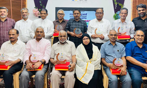 പ്രവാസത്തിൽ നാല് പതിറ്റാണ്ട് പൂർത്തിയാക്കിയ സി.ഐ.സി. റയ്യാൻ സോണൽ പ്രവർത്തകരെ ആദരിച്ചു പ്രവാസത്തിൽ നാല് പതിറ്റാണ്ട് പൂർത്തിയാക്കിയ സി.ഐ.സി. റയ്യാൻ സോണൽ പ്രവർത്തകരെ ആദരിച്ചു