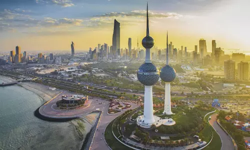 കുവൈത്തിൽ പ്രവാസി തൊഴിലാളികളുടെ യോഗ്യത, പദവി മാറ്റങ്ങൾ താൽക്കാലികമായി നിർത്തിവെച്ചു