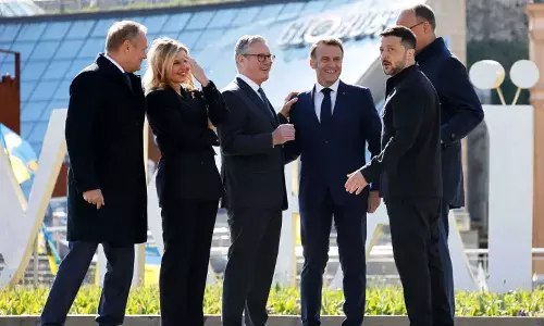 വെടിനിർത്തൽ ചർച്ചകൾ സജീവമാക്കാൻ യുക്രൈൻ സന്ദർശിച്ച് യൂറോപ്യൻ നേതാക്കൾ വെടിനിർത്തൽ ചർച്ചകൾ സജീവമാക്കാൻ യുക്രൈൻ സന്ദർശിച്ച് യൂറോപ്യൻ നേതാക്കൾ