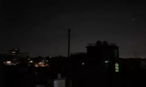 ശ്രീനഗറിൽ സ്ഫോടന ശബ്ദങ്ങൾ കേട്ടതായി ഉമർ അബ്ദുല്ല