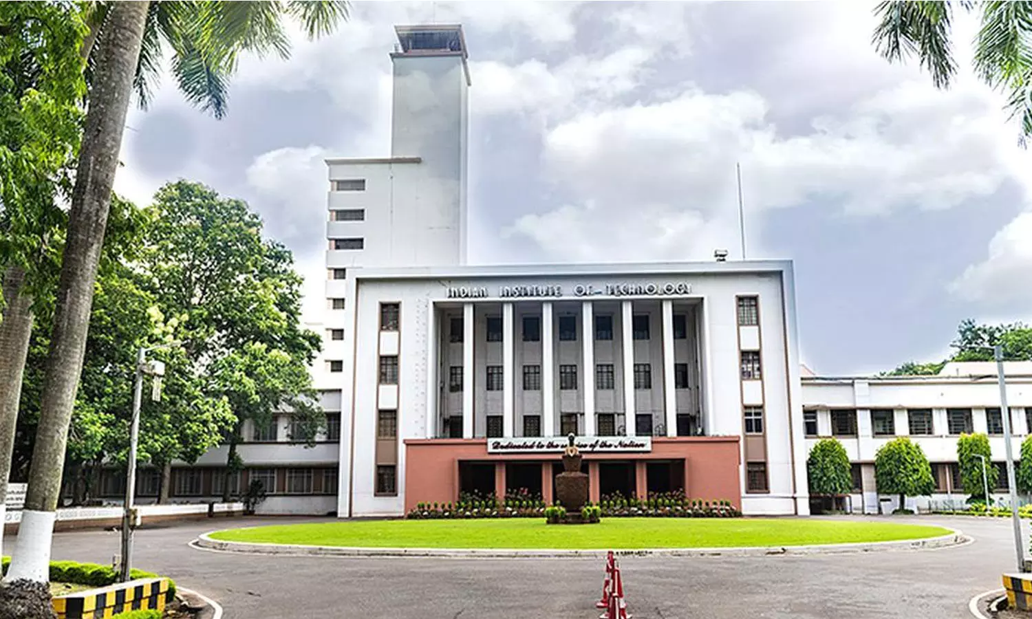 ഒരു വർഷത്തിനുള്ളിൽ 4 വിദ്യാർഥി ആത്മഹത്യകൾ; 10 അംഗ കമ്മിറ്റി രൂപീകരിച്ച് ഐഐടി ഖരഗ്പൂർ