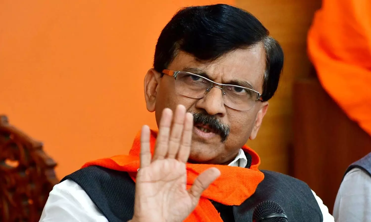 ‘ഇത് വലിയൊരു അപമാനമാണ്’; ട്രംപിന്റെ മധ്യസ്ഥതയിൽ വെടിനിർത്തൽ; മോദിക്കെതിരെ വിമർശനവുമായി ശിവസേന എംപി സഞ്ജയ് റൗട്ട്