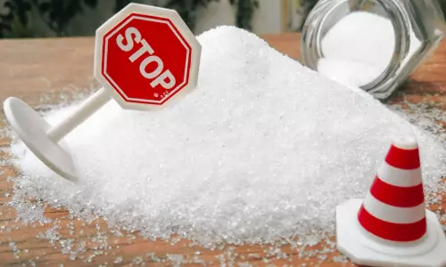 എത്ര ശ്രമിച്ചിട്ടും  ഭക്ഷണത്തിൽ നിന്ന് പഞ്ചസാര ഒഴിവാക്കാൻ പറ്റുന്നില്ലേ? എങ്കിൽ ഈ മാർഗങ്ങളൊന്ന് പരീക്ഷിച്ചു നോക്കൂ...