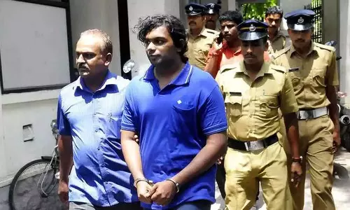 നന്തന്കോട് കൂട്ടക്കൊലപാതകം: പ്രതി കേഡല് ജെന്സന് രാജ കുറ്റക്കാരൻ; ശിക്ഷാ വിധി നാളെ നന്തന്കോട് കൂട്ടക്കൊലപാതകം: പ്രതി കേഡല് ജെന്സന് രാജ കുറ്റക്കാരൻ; ശിക്ഷാ വിധി നാളെ