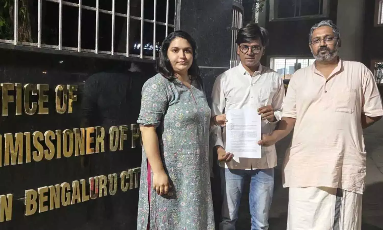 ഫേക്ന്യൂസുകൾ പൊളിച്ചടുക്കിയ മുഹമ്മദ് സുബൈറിന് വധഭീഷണിയുമായി സംഘപരിവാർ പ്രൊഫൈലുകൾ ഫേക്ന്യൂസുകൾ പൊളിച്ചടുക്കിയ മുഹമ്മദ് സുബൈറിന് വധഭീഷണിയുമായി സംഘപരിവാർ പ്രൊഫൈലുകൾ