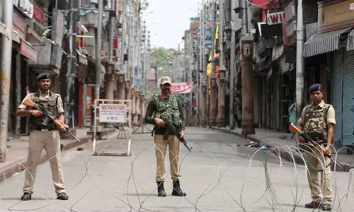 വെടിനിർത്തൽ തുടരാൻ ഇന്ത്യ-പാക് സൈനിക തലവന്മാർ തമ്മിലുള്ള ചർച്ചയിൽ ധാരണ