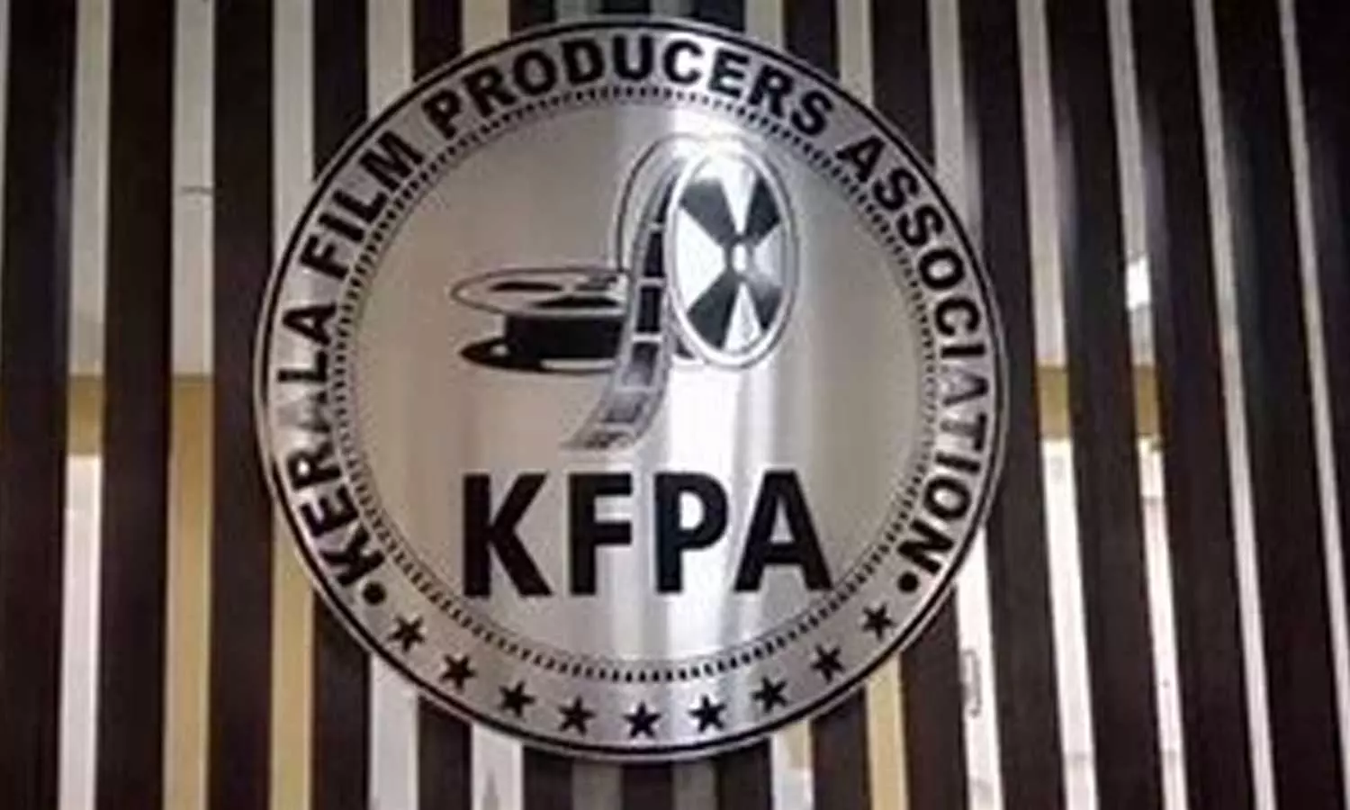 സിനിമ പ്രതിസന്ധി; വീണ്ടും സർക്കാരിനെ സമീപിച്ച് പ്രൊഡ്യൂസേഴ്സ് അസോസിയേഷൻ