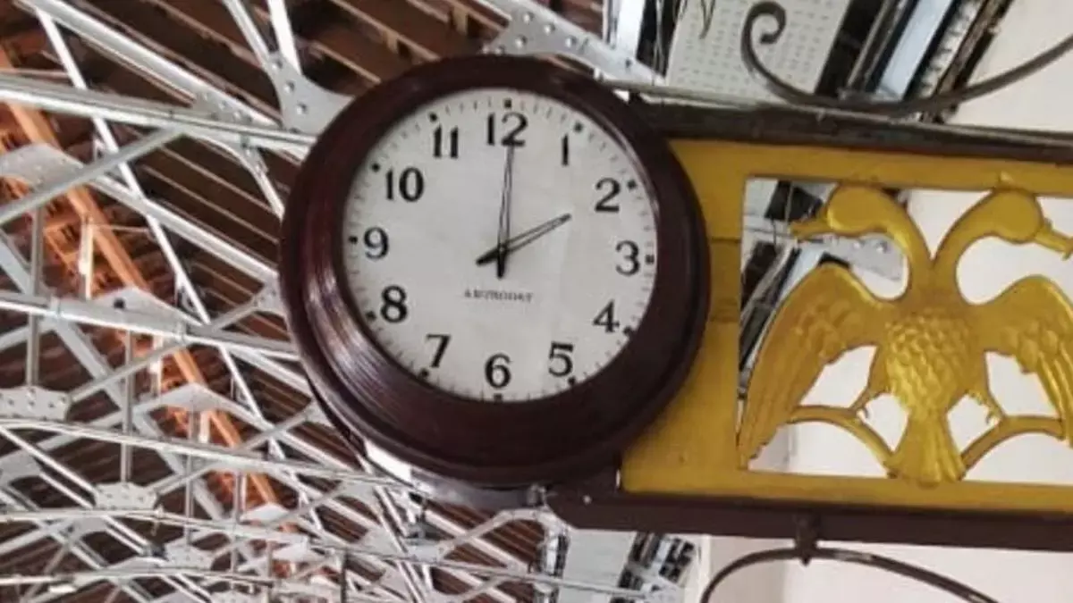 Design a digital clock for Indian Railway