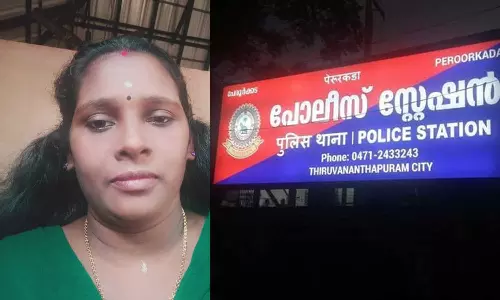 ‘ഒരു തുള്ളി വെള്ളത്തിനായി സ്റ്റേഷനിലെ ബാത്റൂമിൽ വരെ ഞാൻ നോക്കി’ കള്ളക്കേസിൽ പേരൂർക്കട പൊലീസ് കസ്റ്റഡിയിൽ അനുഭവിച്ച ക്രൂരത വിവരിച്ച് യുവതി ‘ഒരു തുള്ളി വെള്ളത്തിനായി സ്റ്റേഷനിലെ ബാത്റൂമിൽ വരെ ഞാൻ നോക്കി’ കള്ളക്കേസിൽ പേരൂർക്കട പൊലീസ് കസ്റ്റഡിയിൽ അനുഭവിച്ച ക്രൂരത വിവരിച്ച് യുവതി