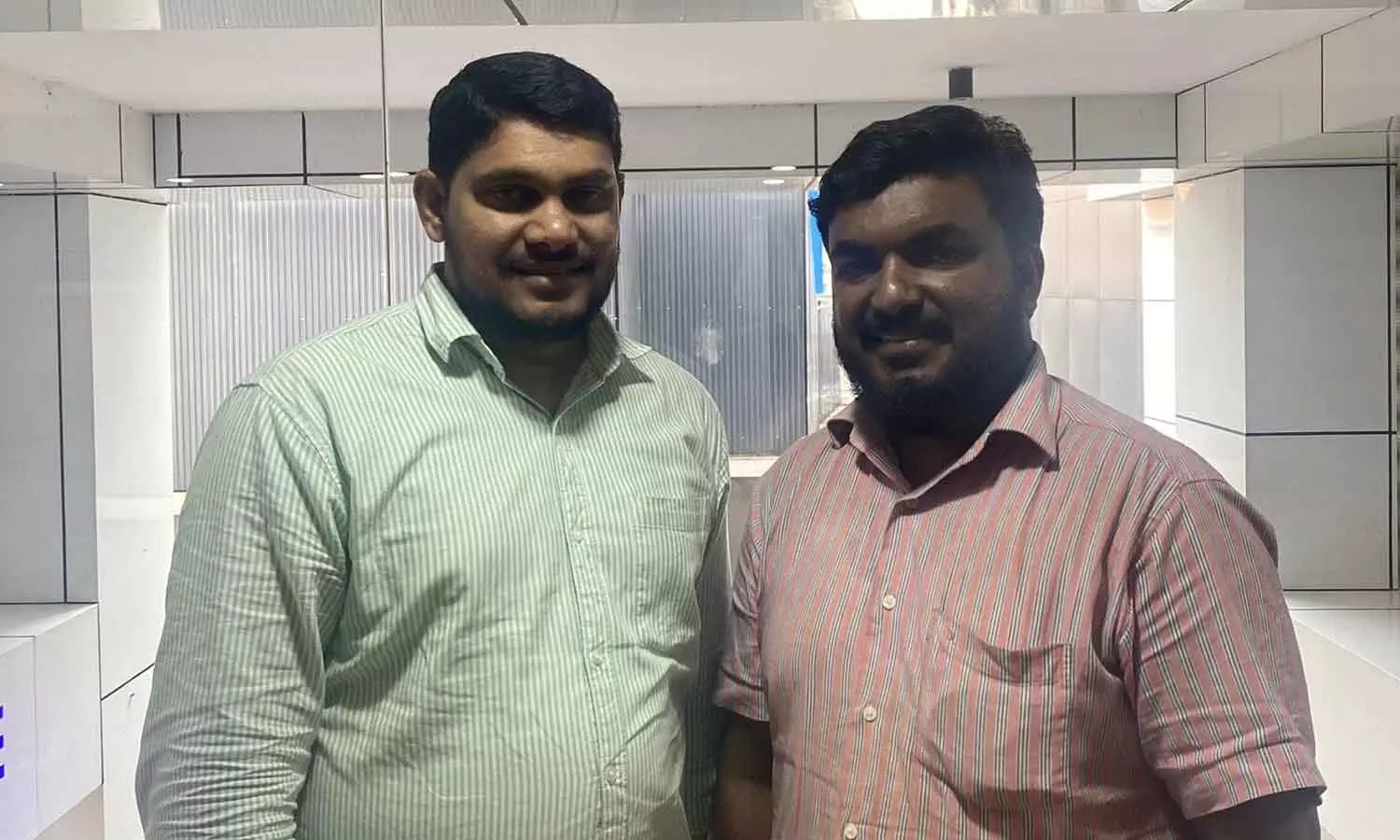 ‘വഖഫ് ബിൽ പ്രതിഷേധത്തിന് നേരെ പൊലീസ് എറിഞ്ഞ ഗ്രനേഡ് വീണ് യുവാവിന്റെ കാഴ്ച നഷ്ടമായി’; കുറിപ്പുമായി സോളിഡാരിറ്റി നേതാവ് ‘വഖഫ് ബിൽ പ്രതിഷേധത്തിന് നേരെ പൊലീസ് എറിഞ്ഞ ഗ്രനേഡ് വീണ് യുവാവിന്റെ കാഴ്ച നഷ്ടമായി’; കുറിപ്പുമായി സോളിഡാരിറ്റി നേതാവ്