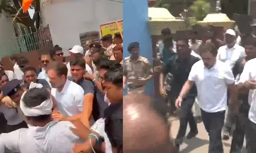 രാഹുൽ ഗാന്ധിയെ തടഞ്ഞ് ബിഹാര് പൊലീസ്; നടപടി വിദ്യാർഥികളുമായി സംവദിക്കാനെത്തിയപ്പോള് രാഹുൽ ഗാന്ധിയെ തടഞ്ഞ് ബിഹാര് പൊലീസ്; നടപടി വിദ്യാർഥികളുമായി സംവദിക്കാനെത്തിയപ്പോള്