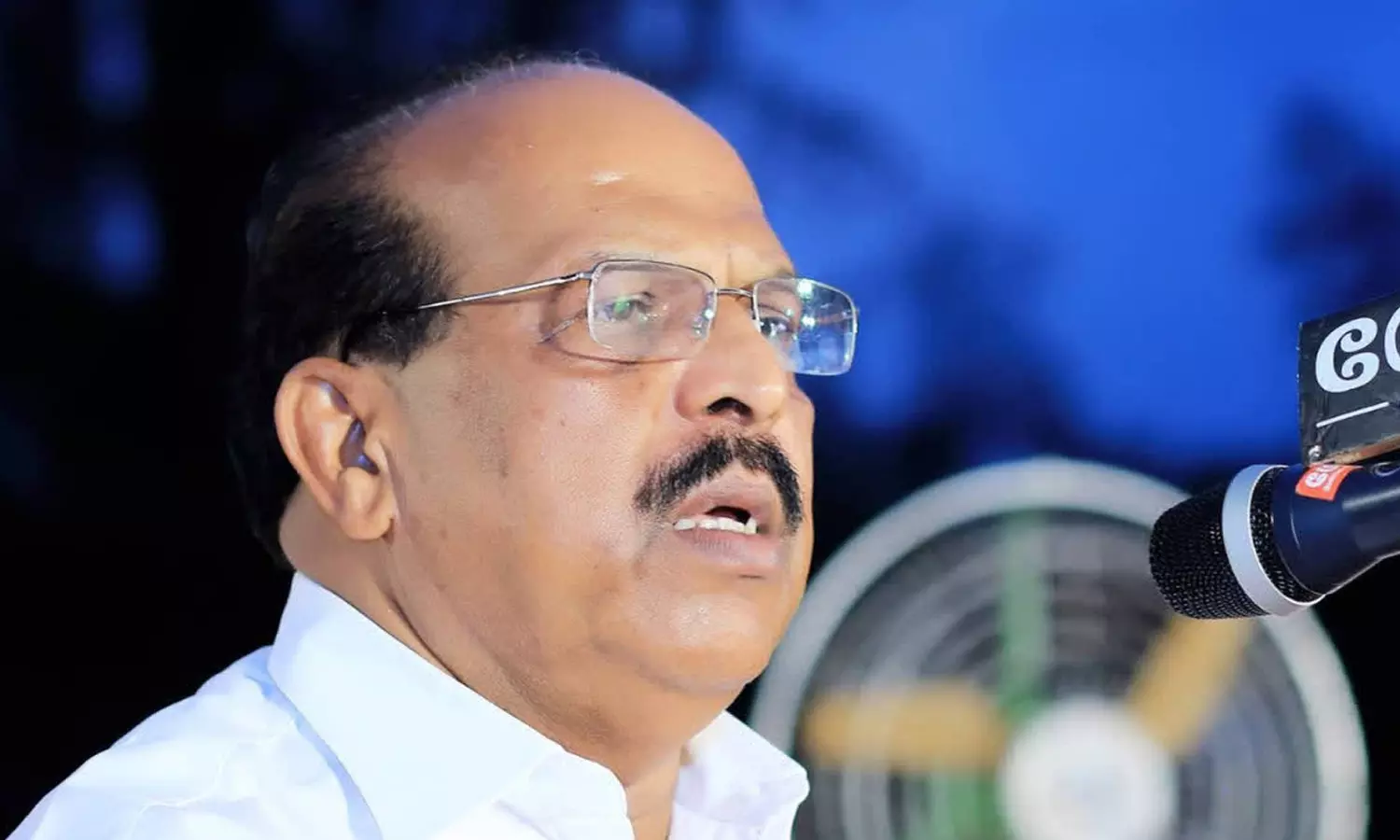 തപാൽ വോട്ട് തിരുത്തിയെന്ന വിവാദ പ്രസംഗം: ജി.സുധാകരനെതിരെ കേസെടുക്കുന്നതിൽ പൊലീസിന് ഇന്ന് നിയമോപദേശം ലഭിക്കും തപാൽ വോട്ട് തിരുത്തിയെന്ന വിവാദ പ്രസംഗം: ജി.സുധാകരനെതിരെ കേസെടുക്കുന്നതിൽ പൊലീസിന് ഇന്ന് നിയമോപദേശം ലഭിക്കും