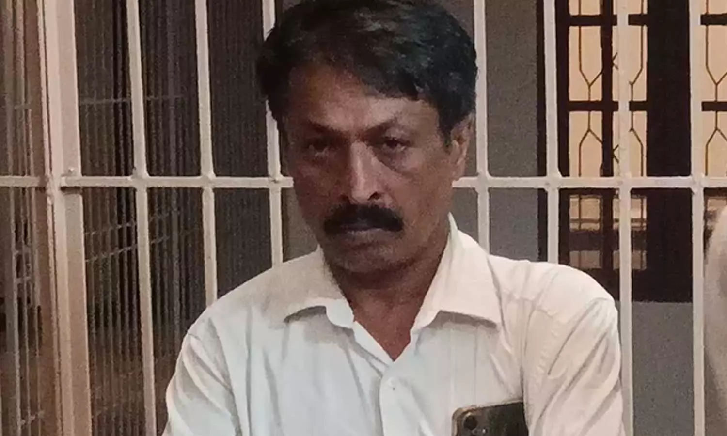 അധ്യാപികയിൽ നിന്ന് കൈക്കൂലി വാങ്ങിയ സ്കൂൾ പ്രധാന അധ്യാപകൻ പിടിയിൽ അധ്യാപികയിൽ നിന്ന് കൈക്കൂലി വാങ്ങിയ സ്കൂൾ പ്രധാന അധ്യാപകൻ പിടിയിൽ