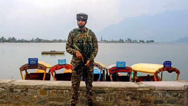 ecurity personnel ecurity personnel