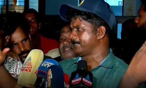 മുതലപ്പൊഴി; ഡ്രഡ്ജറും എസ്‌കവേറ്ററും നാളെ മുതൽ പ്രവർത്തനമാരംഭിക്കുമെന്ന് സമവായ ചർച്ചയിൽ തീരുമാനം