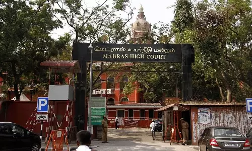 80 വർഷം കഴിഞ്ഞിട്ടും ദലിതർക്കെതിരായ വിവേചനം തുടരുന്നത് വേദനാജനകം: മദ്രാസ് ഹൈക്കോടതി 80 വർഷം കഴിഞ്ഞിട്ടും ദലിതർക്കെതിരായ വിവേചനം തുടരുന്നത് വേദനാജനകം: മദ്രാസ് ഹൈക്കോടതി