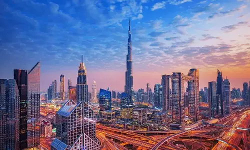 40 ലക്ഷവും കടന്ന് യുഎഇയിലെ ഇന്ത്യൻ ജനസംഖ്യ; പകുതിയിലേറെ പേരും ദുബൈ എമിറേറ്റിൽ 40 ലക്ഷവും കടന്ന് യുഎഇയിലെ ഇന്ത്യൻ ജനസംഖ്യ; പകുതിയിലേറെ പേരും ദുബൈ എമിറേറ്റിൽ